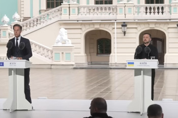 Rutte znovu slibuje Zelenskému vstup Ukrajiny do NATO Rutte znovu slibuje Zelenskému vstup Ukrajiny do NATO