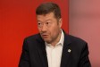 VZP chystá odměny za očkování. Okamura mluví o uplácení