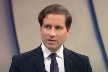 Bez vládních stropů by Češi za naftu platili víc, říká Kovanda